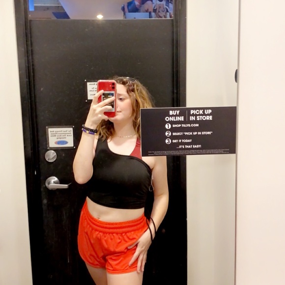 Meet your Posher, Taelyn - Picture 1 of 1